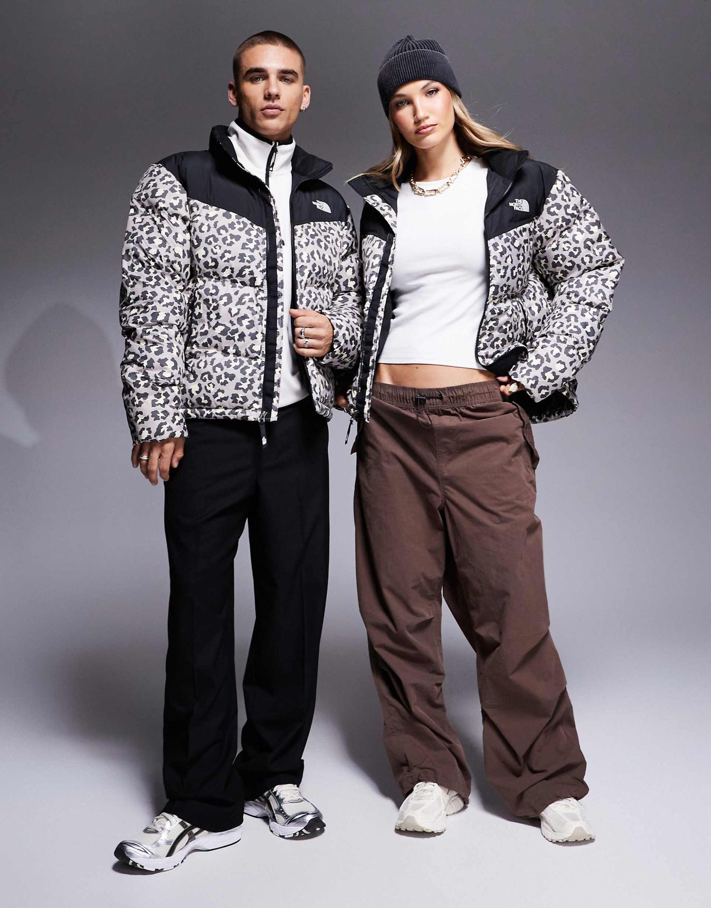 The North Face Saikuru logo puffer jacket in grey leoparo