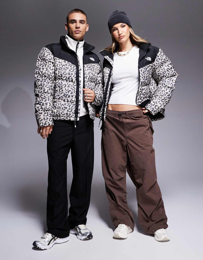 The North Face Saikuru logo puffer jacket in grey leoparo