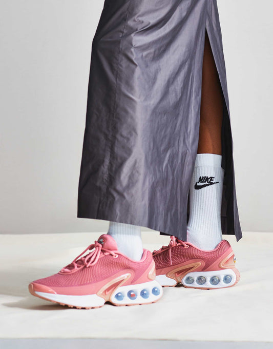 Nike Air Max DN trainers in pink