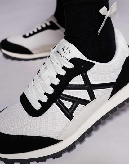 Armani Exchange Trainers in black and white