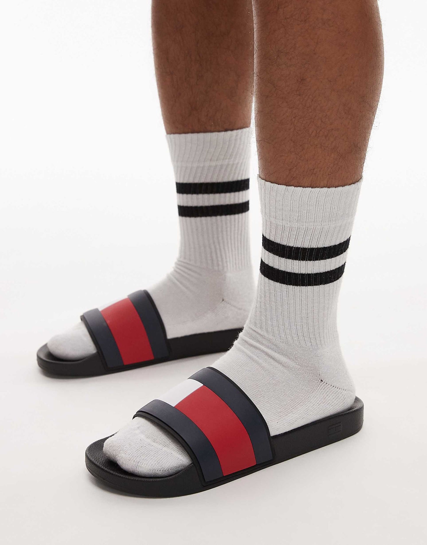 Tommy Hilfiger rubber flag sliders in black