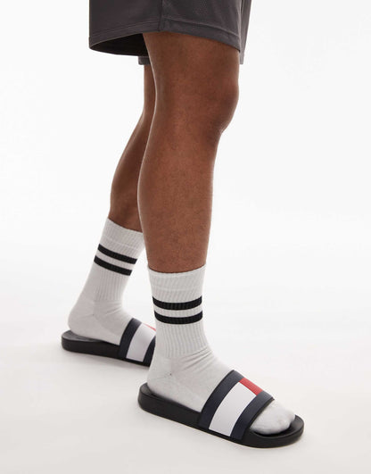 Tommy Hilfiger rubber flag sliders in black