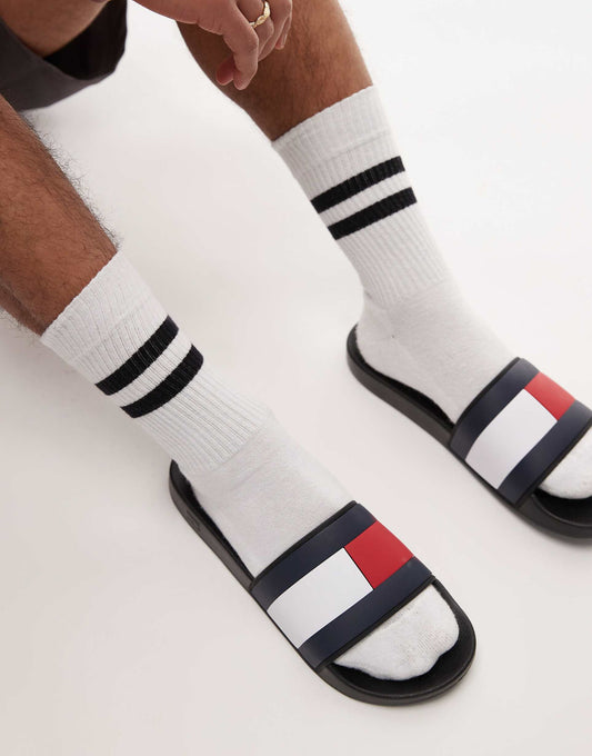 Tommy Hilfiger rubber flag sliders in black